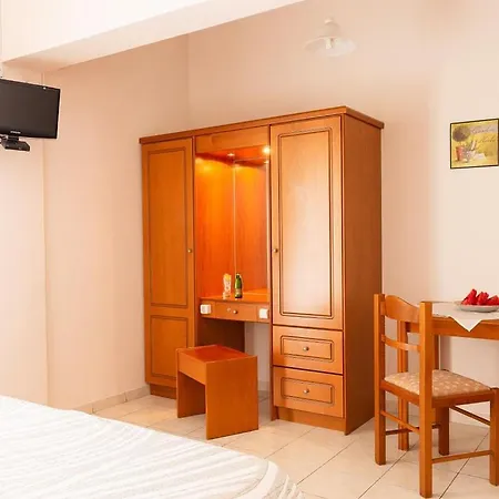 Πανσιόν Houmis Apts & Άγιος Γεώργιος Πάγων