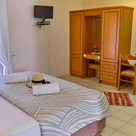 Πανσιόν Houmis Apts & Άγιος Γεώργιος Πάγων