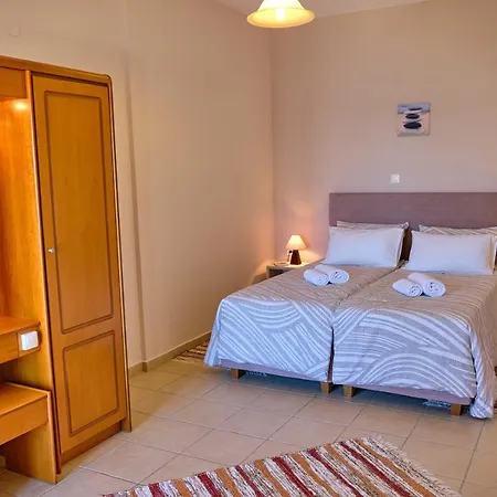 Houmis Apts & Πανσιόν Άγιος Γεώργιος Πάγων