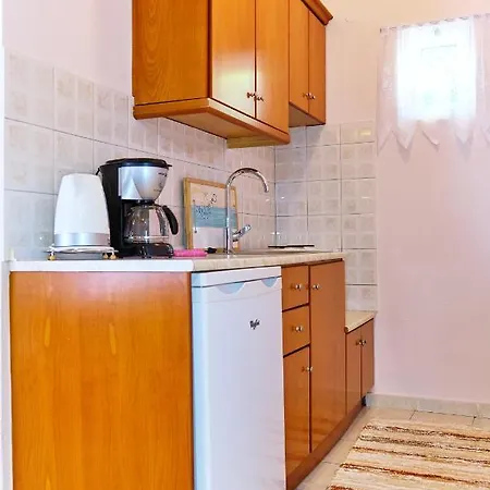 Houmis Apts & Πανσιόν Άγιος Γεώργιος Πάγων