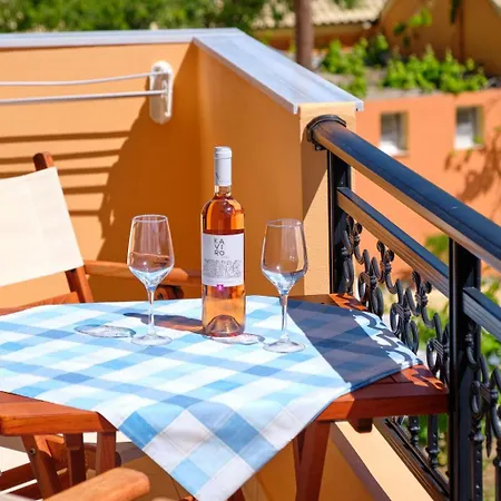 Pensjonat Houmis Apts &